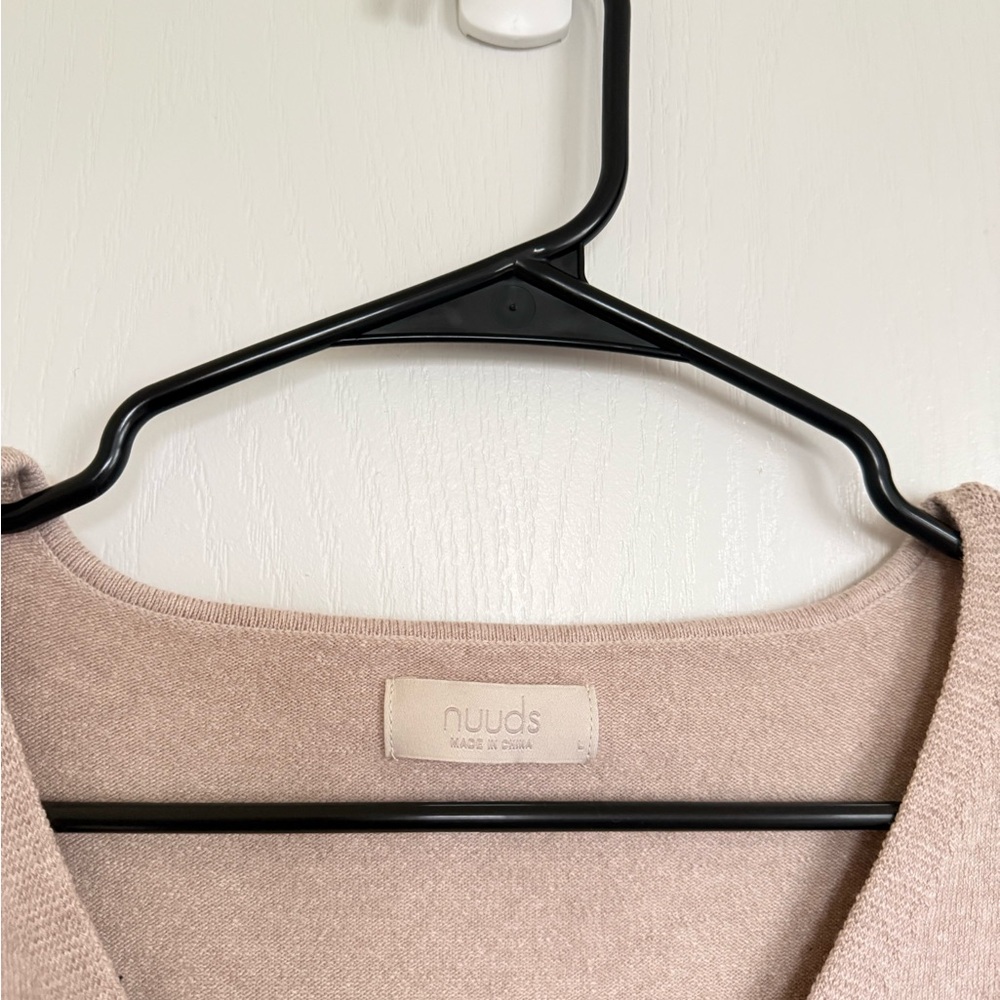 nuuds Women's Soft Beige V-Neck Sweater - Picture 4 of 6